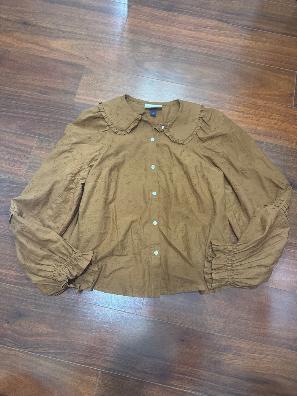 Universal Thread Brown rust colo Eyelet Button-Front Puff Sleeve Blouse size xs